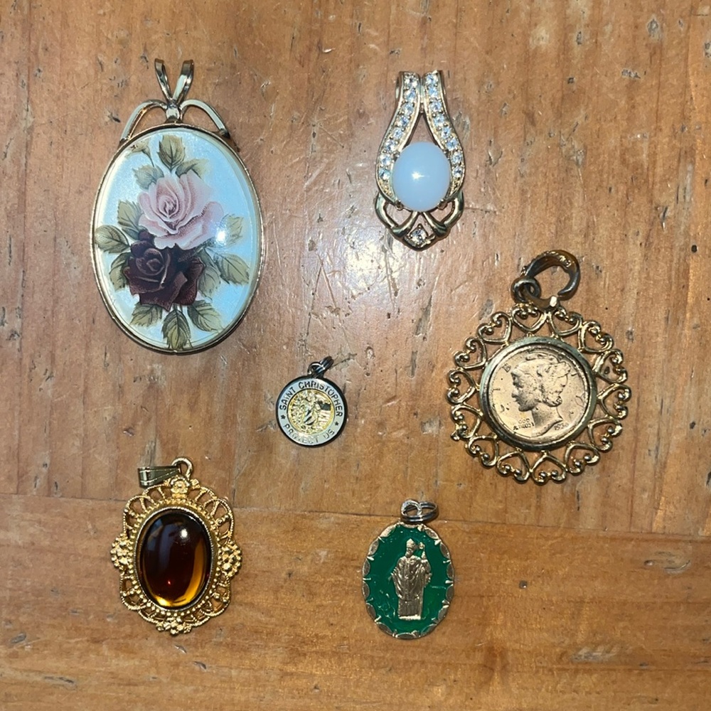 6 Necklace pendants
